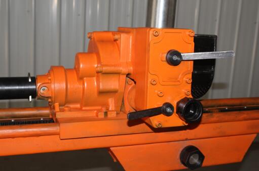 启睿气动架柱式钻机实拍图